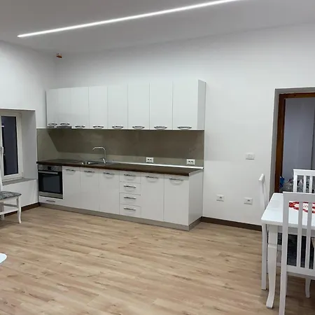 Lici Villa Linze